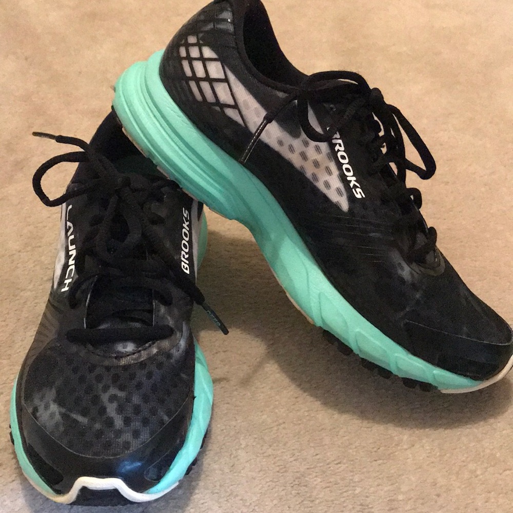 Women’s Brooks Launch Tennis Shoes